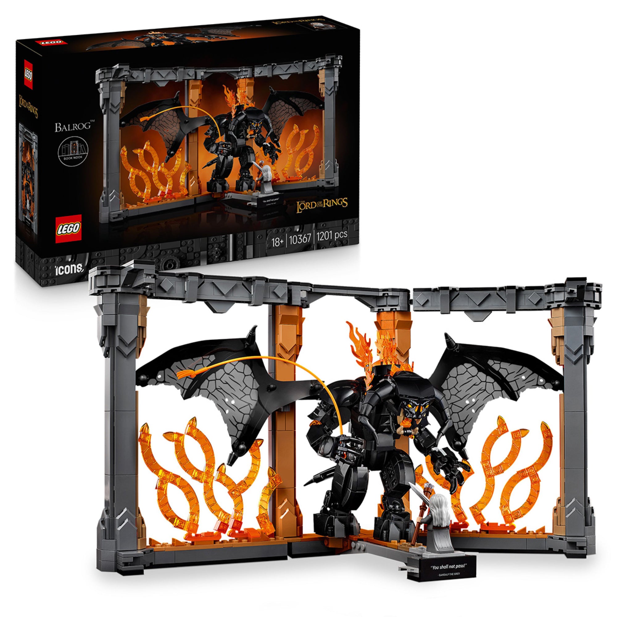 LEGO Icons The Lord of the Rings: Balrog (10367) doboz és készlet – A díszdoboz és a megépített jelenet Gandalf és a lángoló Balrog párharcával.