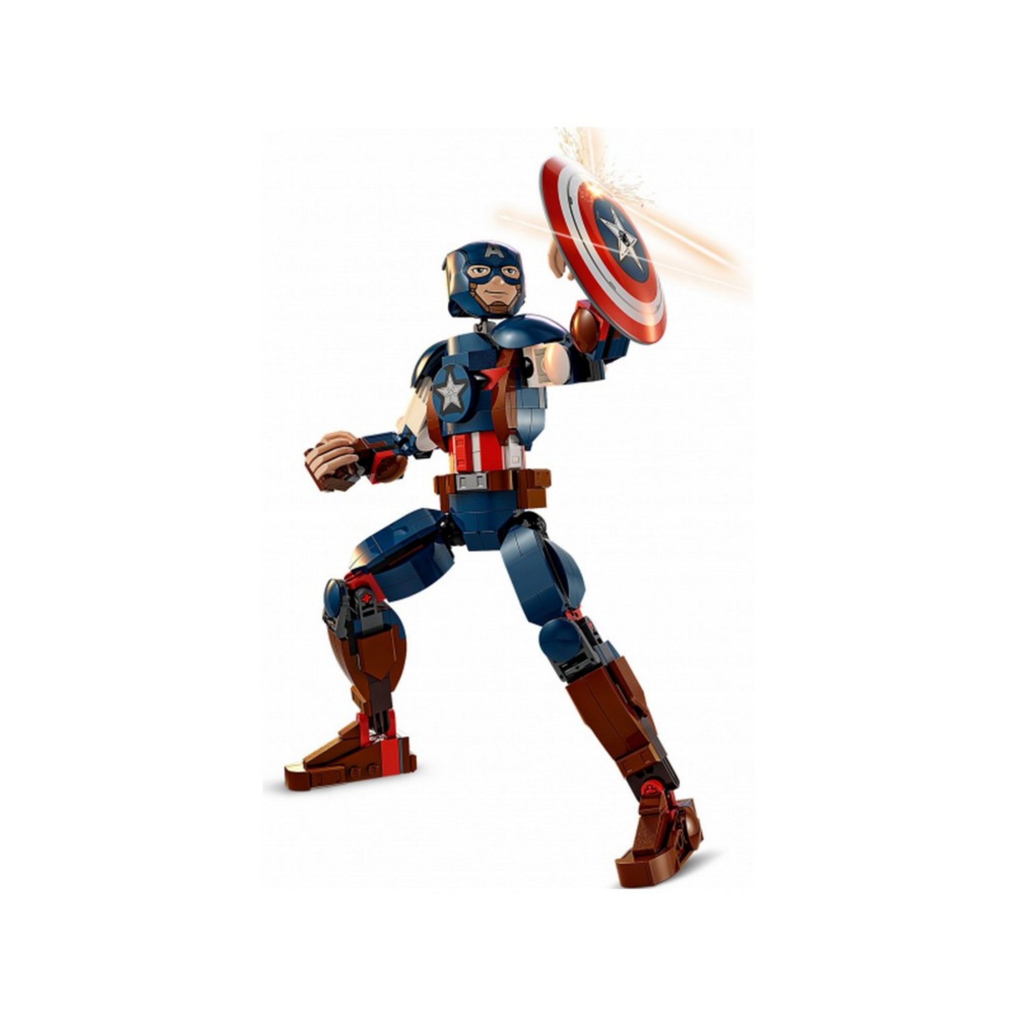 A LEGO Marvel Amerika Kapitány akciófigurája dinamikus pózban, amint előre lendíti ikonikus pajzsát, részletgazdag felsőtesttel, csillagos mellkaspáncéllal és mozgatható végtagokkal.