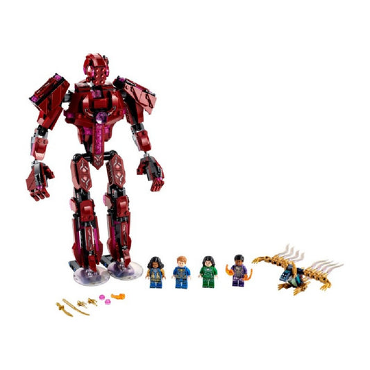 A LEGO Marvel Arishem árnyékában (76155) készlet teljesen összeépítve, középpontban a hatalmas, vörösen világító mellkasú Arishem robotfigurával, körülötte az Örökkévalók négy minifigurája és egy barna színű Deviáns szörny harci jelenetben.