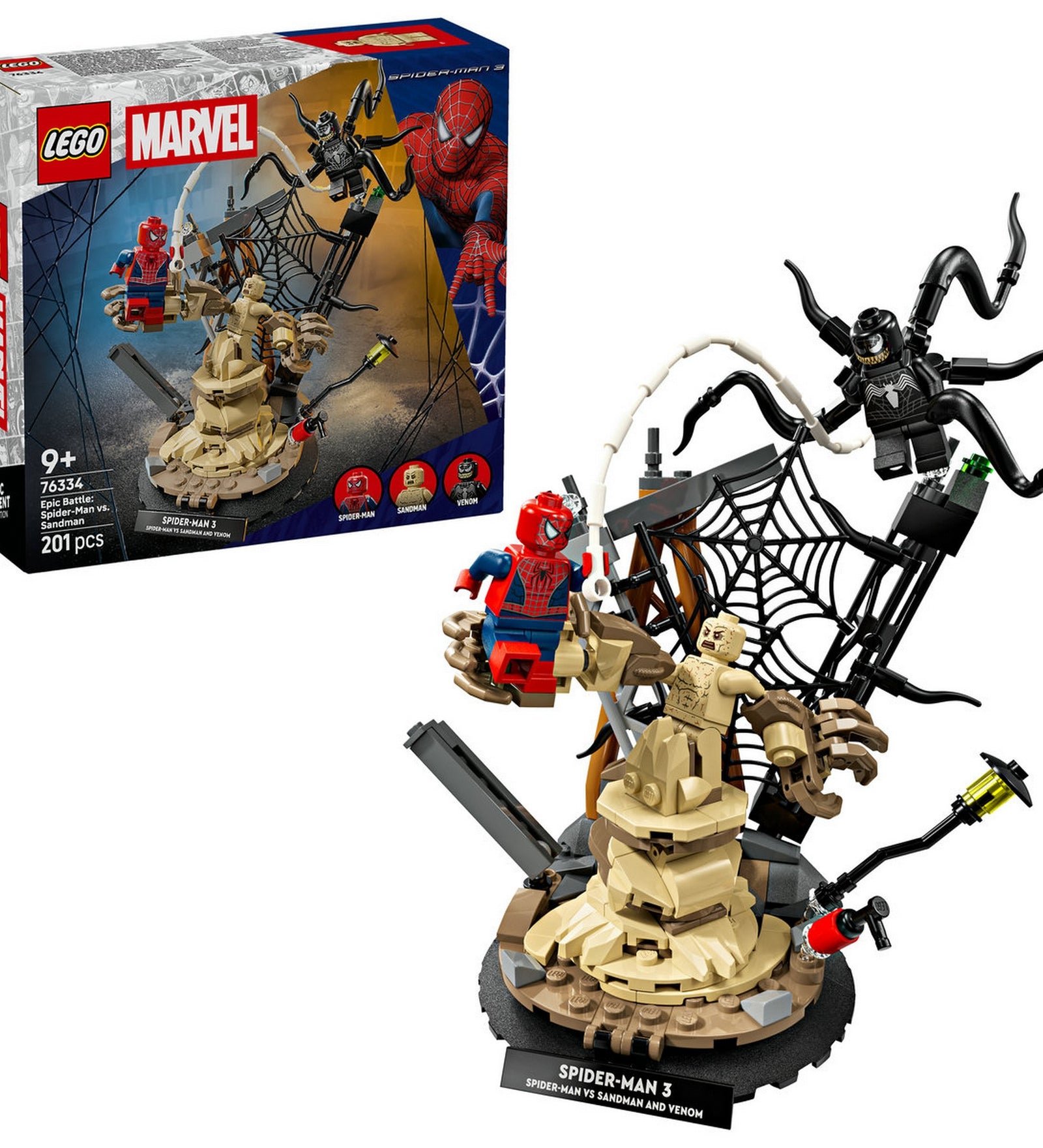 LEGO Marvel Epic Battle: Spider-Man vs. Sandman (76334) doboz és a teljesen megépített dioráma, Sandman homokszobra, hálóelem és Venom figurája.