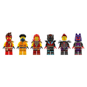 Hat LEGO NINJAGO minifigura egy sorban: Kai, Arin, Wyldfyre, Lord Ras, Jordana és egy Farkasmaszkos harcos részletes nyomtatással és egyedi kiegészítőkkel.