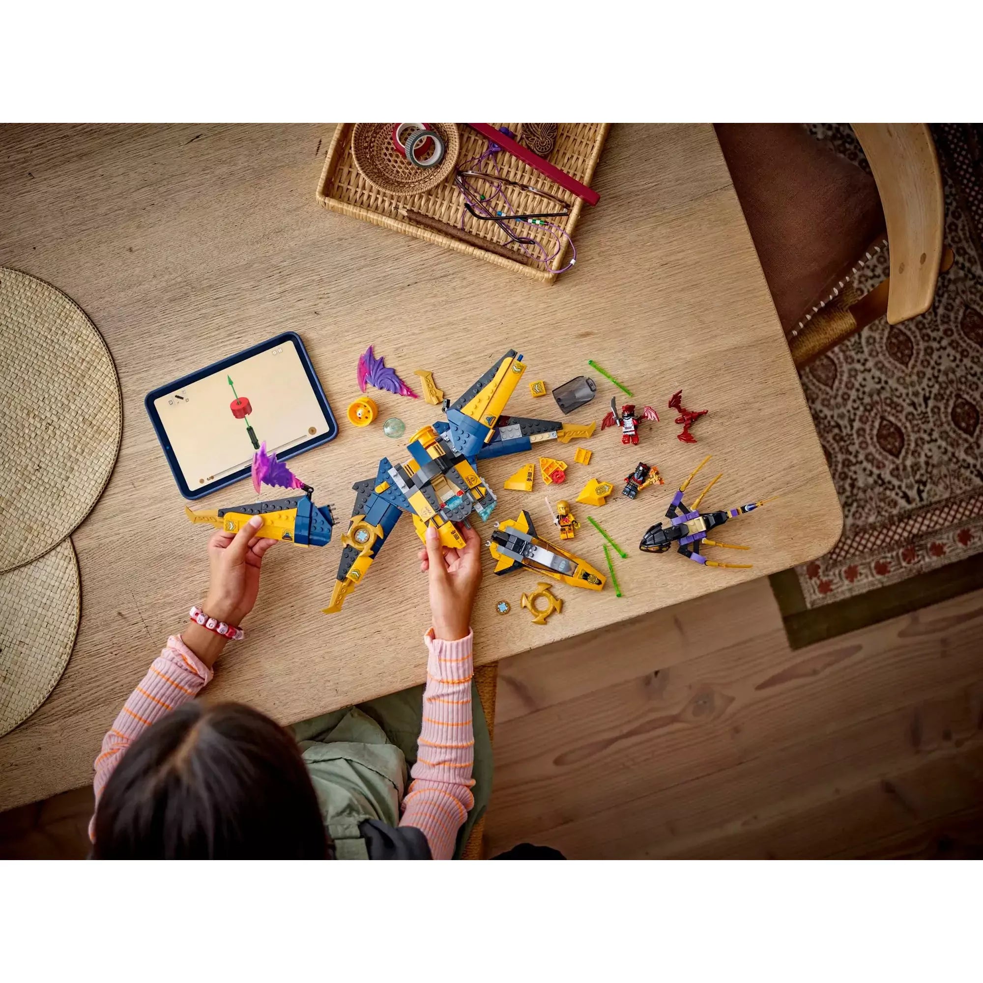 LEGO NINJAGO Ras és Arin szuper viharrepülője - A viharrepülő összeszerelése a LEGO Builder alkalmazással.