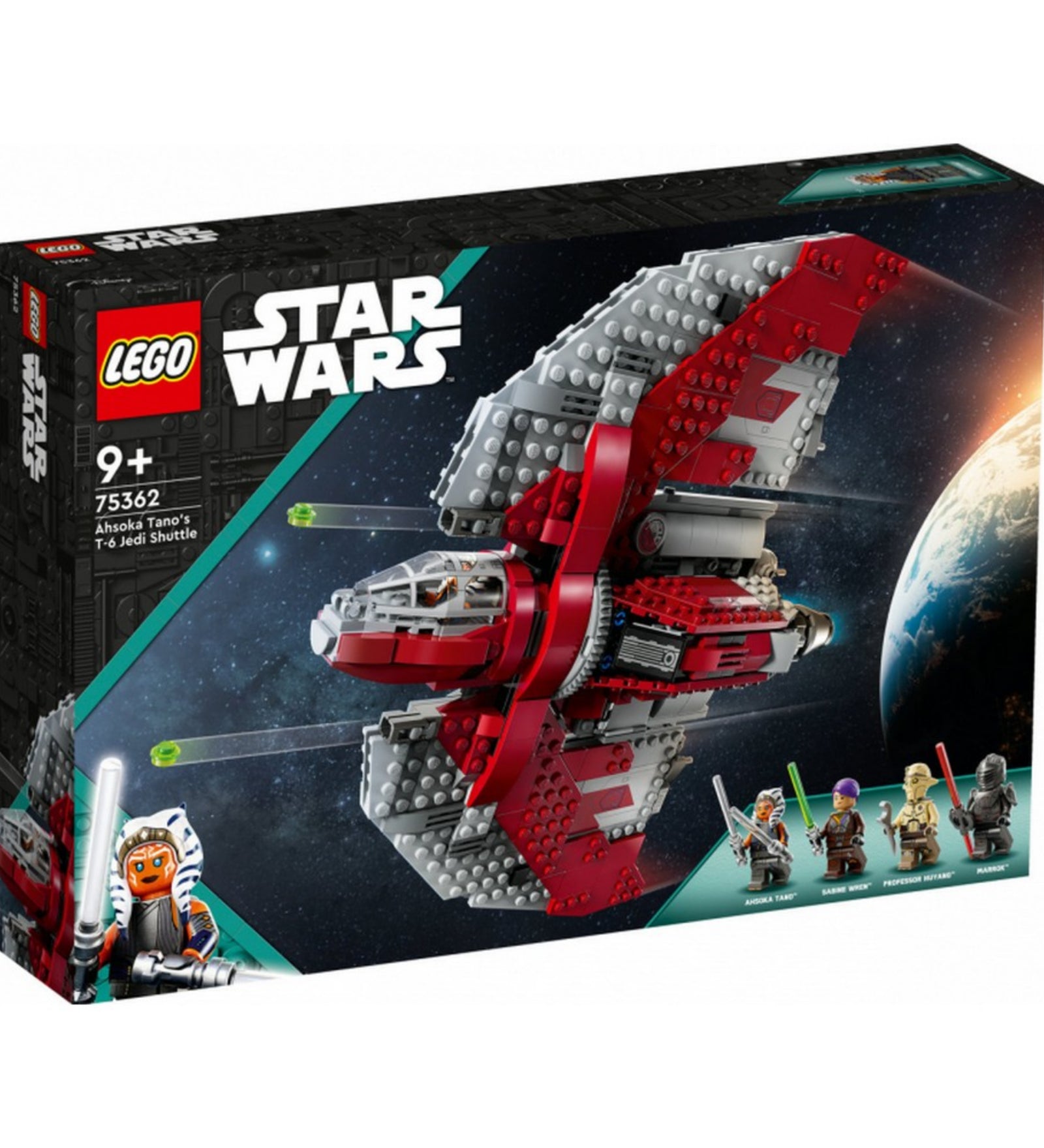 A LEGO Star Wars Ahsoka Tano T-6 jedi shuttle-ja (75362) doboza, amelyen az űrhajó repülés közben, a galaxis háttere előtt látható, alul a négy mellékelt minifigurával: Ahsoka, Sabine, Huyang és Marrok.