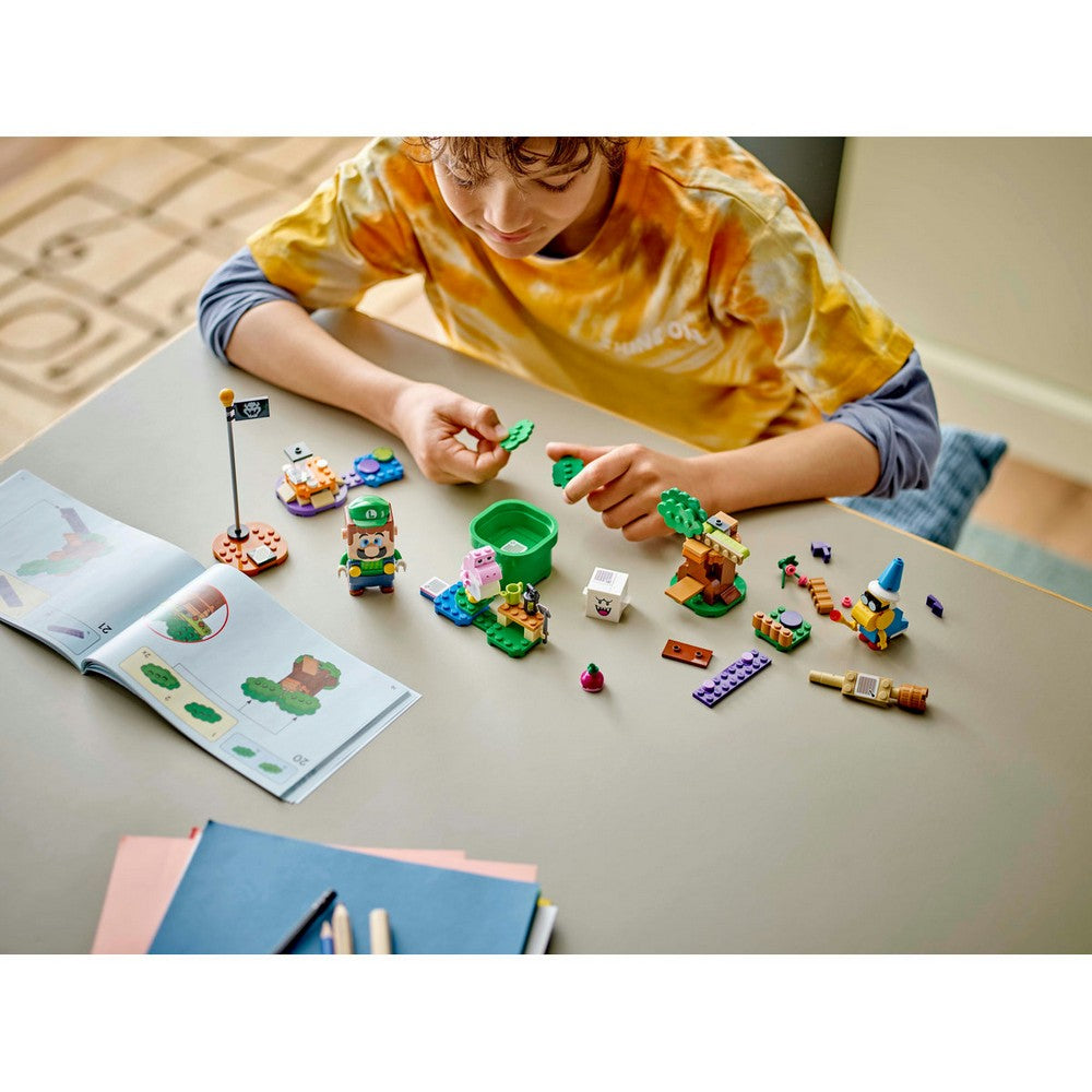 gyerek rakja ossze a legokeszletet