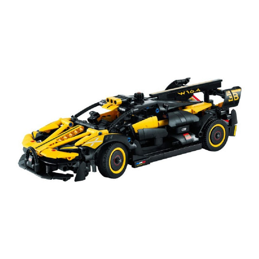 Az összeállított LEGO Technic Bugatti Bolide 42151 versenyautó sárga és fekete színben, részletgazdag karosszériával és sportos dizájnnal, CSR Racing logóval.