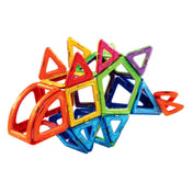 Piros, zöld, sárga és kék mágneses elemekből készült dinoszaurusz, háromszög alakú tüskékkel a hátán.