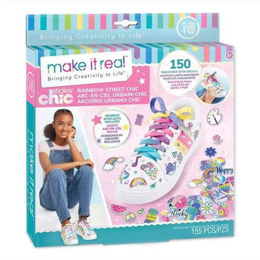 Make It Real Sticker Chic – Rainbow Street Chic cipőmatrica készlet színes dobozban, 150 matrica és szivárványszínű cipőfűzők bemutatásával.
