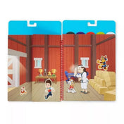 A Melissa & Doug Újrahasználható Matricás Füzet – Mancs őrjárat Küldetések belső oldala, pajtabelső háttérrel és beragasztott figurás matricákkal, például Ryderrel és a kutyusokkal.