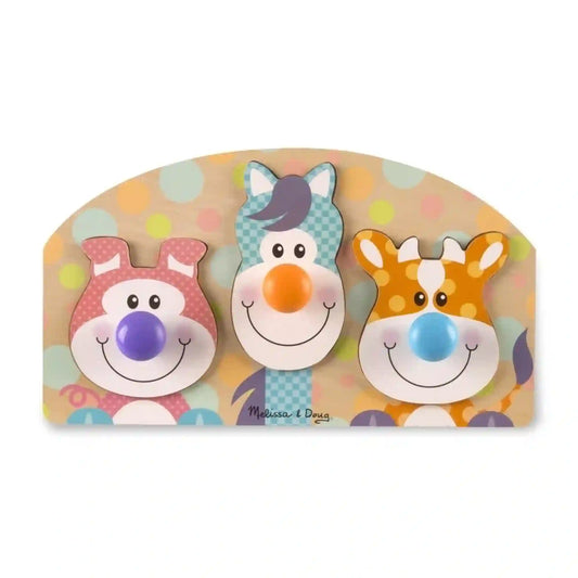 Melissa & Doug First Play farm óriás gombos puzzle, három vidám állatfigurával és nagy, könnyen megfogható színes gombokkal.