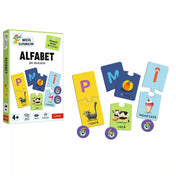 Az Alfabet oktató társasjáték teljes készlete a dobozzal és a kirakóelemekkel. A képen a betű- és képpárosító puzzle-k, valamint a játékhoz tartozó zsetonok láthatók, amelyekkel a gyerekek szórakoztató módon ismerkedhetnek meg az ábécével és az első szavakkal.