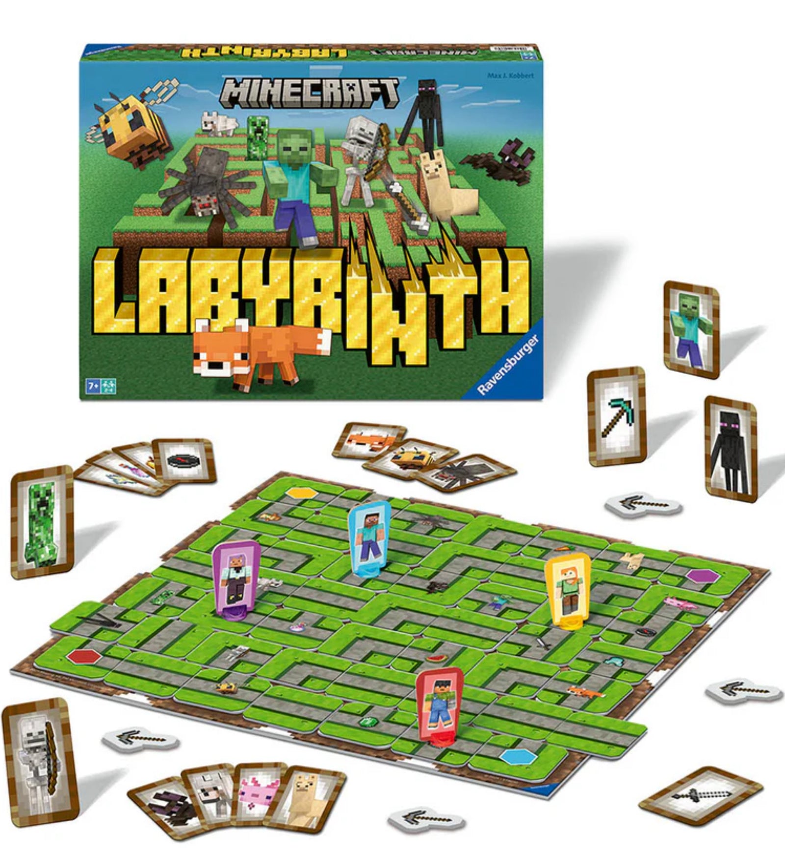 A képen a Minecraft Labyrinth társasjáték tartalma látható kibontva. A játéktábla egy klasszikus labirintust ábrázol Minecraft-stílusban, zöld mezőkkel és mozgatható ösvényekkel. A játékosok színes Minecraft karakterfigurákkal (pl. Steve, Alex) haladnak végig az útvesztőben, hogy különböző célokat – például zombikat, creepert vagy gyémántcsákányt – érjenek el.A képen jól láthatóak a karakterkártyák, az irányjeA doboz bal alsó sarkában jelölve van, hogy a játék 7 éves kortól, 2–4 játékos számára ajánlott. 