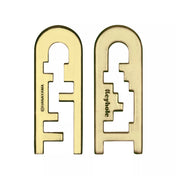  A Huzzle Cast Keyhole kirakó két darabra szedve, a kulcsalakú elemek teljesen szétválasztva, fehér háttér előtt.