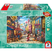 A képen a Schmidt 6000 darabos prémium puzzle-je látható, amely Mickey és Minnie mexikói kalandját ábrázolja Thomas Kinkade varázslatos stílusában. Színes, részletgazdag utcarészlet tárul elénk, tele virágokkal, helyi árusokkal és a Disney ikonikus karaktereivel, akik épp egy hangulatos sétát tesznek a mexikói városkában. Ideális választás minden puzzle-rajongónak és Disney-kedvelőnek.