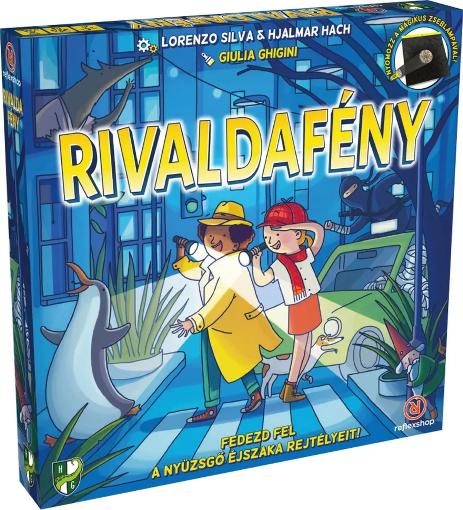 Rivaldafény társasjáték doboza, színes, rajzolt borítóval, amelyen két nyomozó gyerek zseblámpával világít, a háttérben városi éjszakai jelenet pingvinnel, manóval és autóval.