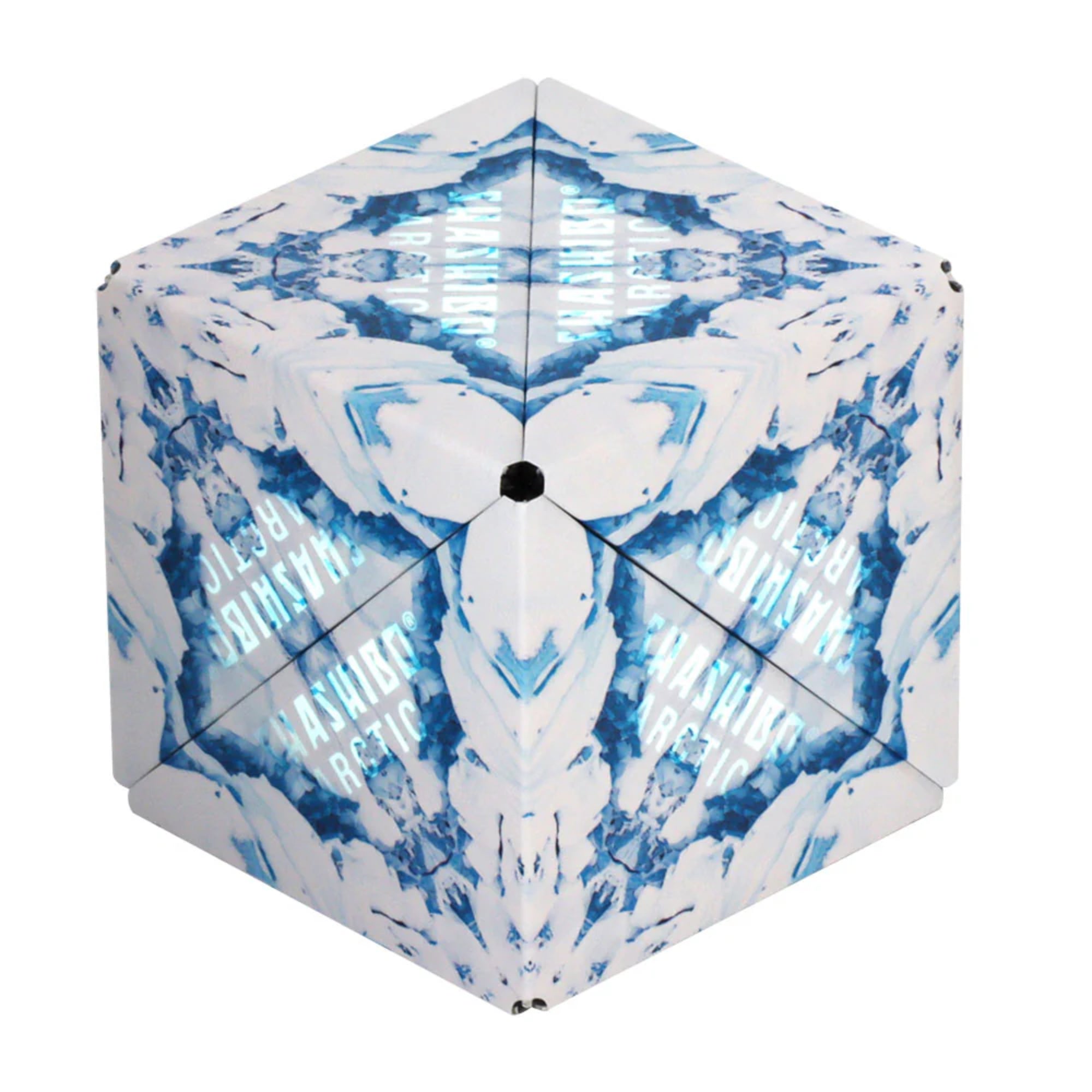 A Shashibo: Arctic mágneses kocka hatszög formában, jéghegyeket idéző, fehér és kék kaleidoszkópszerű mintával.
