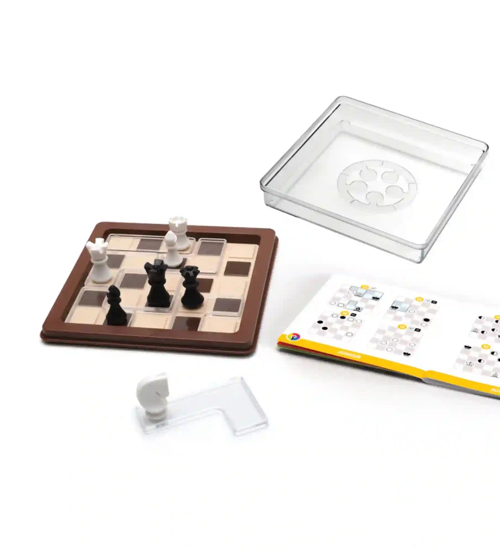 Smart Games Chess Peace fejlesztőjáték sakkfigurákkal, feladatfüzettel és átlátszó elemekkel logikai kihívásokhoz.