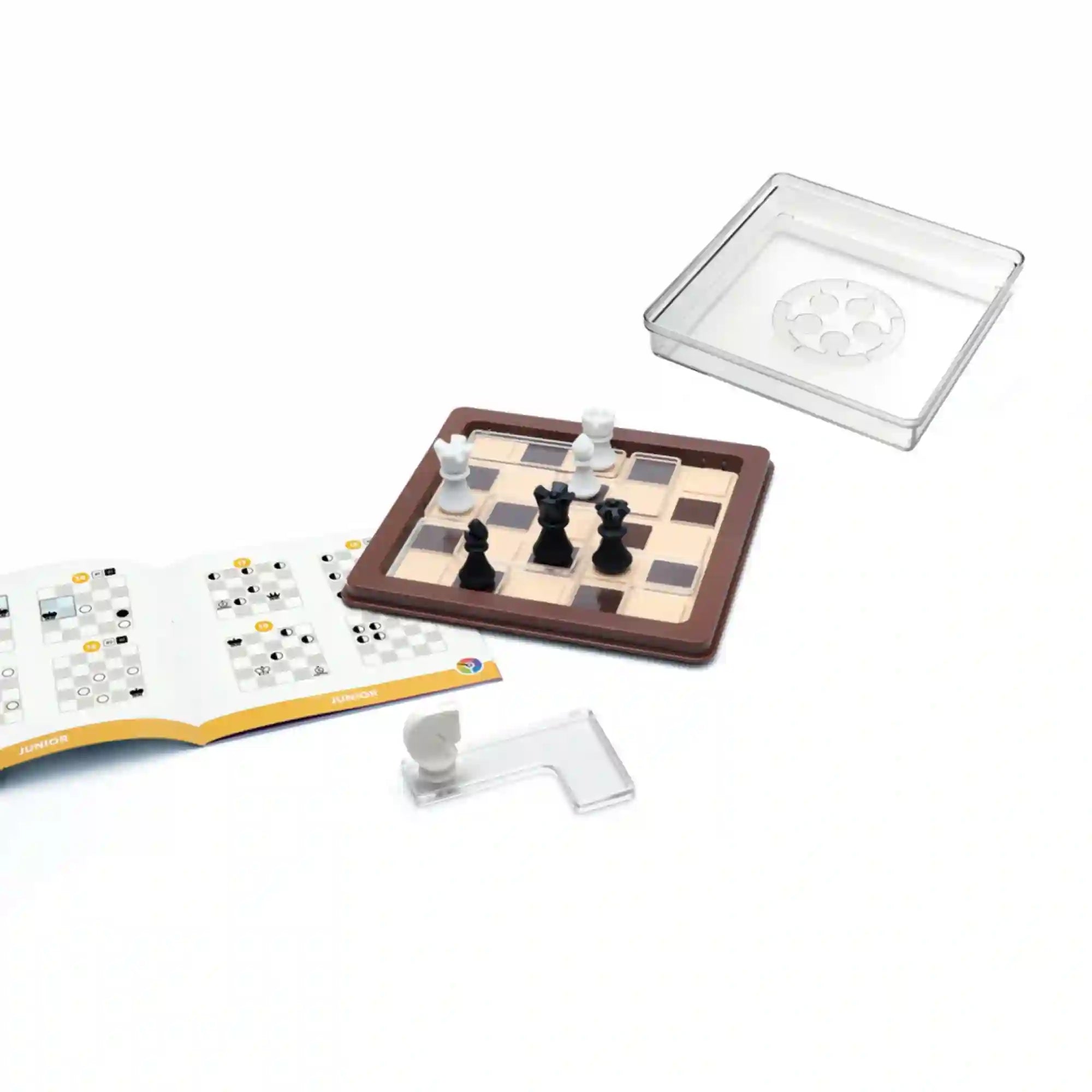 Smart Games Chess Peace egyszemélyes sakkos logikai játék sakktáblával, fekete-fehér bábukkal és különböző nehézségű feladványokkal.