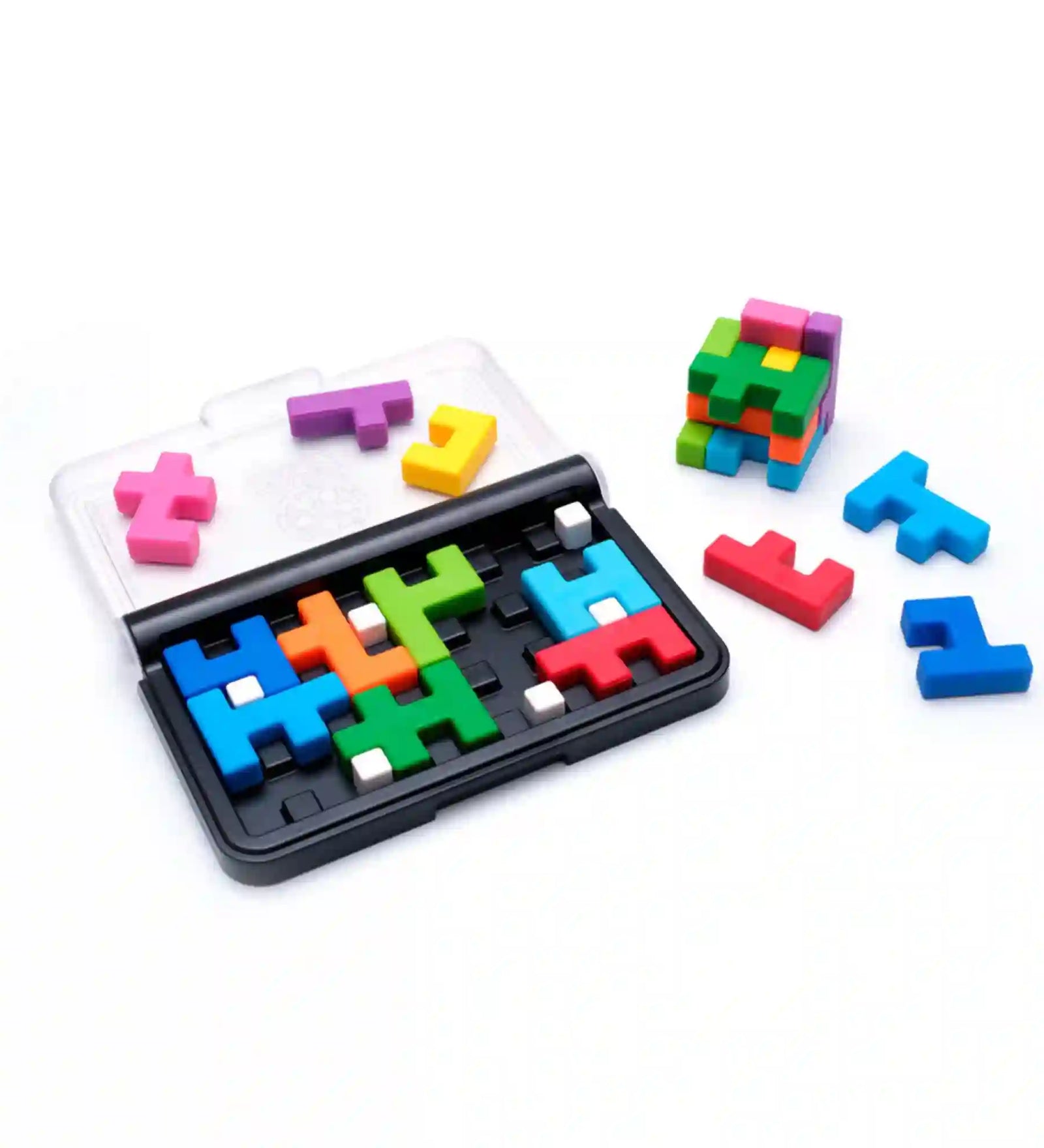 Smart Games IQ Quub fejlesztőjáték hordozható tárolóval, színes puzzle elemekkel és 3D kirakási feladatokkal.