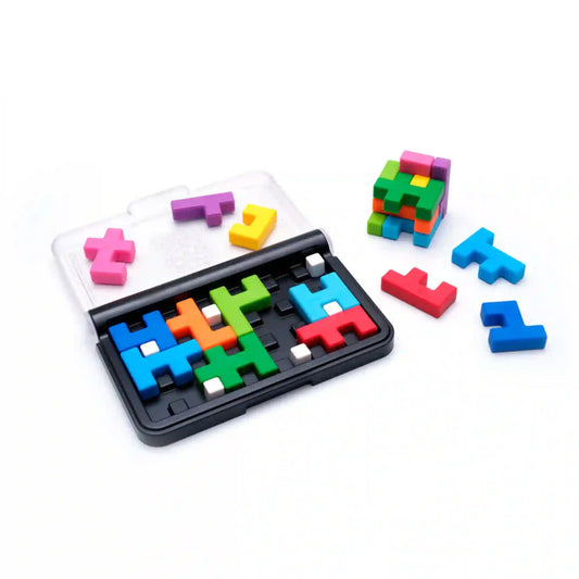 Smart Games IQ Quub fejlesztőjáték hordozható tárolóval, színes puzzle elemekkel és 3D kirakási feladatokkal.