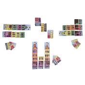 Két játékos által épített házsor a Táncoló Házak társasjátékban, különálló kártyapaklikkal és pontozó jelölésekkel.