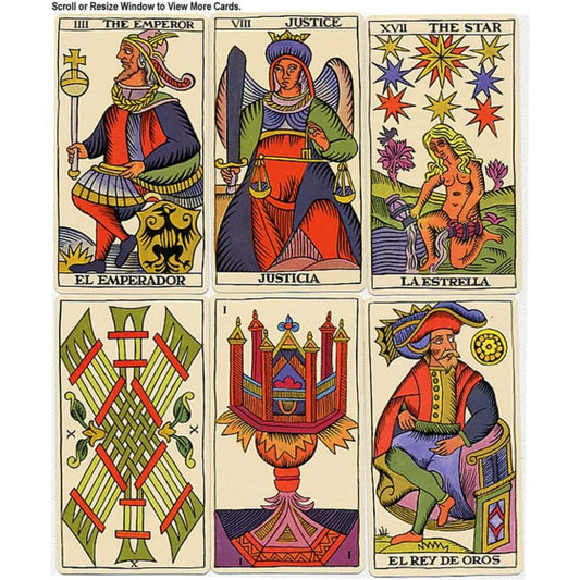 A képen a Spanish Tarot Español pakli néhány színes lapja látható, klasszikus spanyol stílusban illusztrálva. A felső sorban három nagy arkánum szerepel: El Emperador (A császár), Justicia (Igazság) és La Estrella (A csillag). Ezek a kártyák karakteres arcvonásokkal, élénk piros, kék, zöld és sárga színekben ábrázolják az archetípusokat. Az alsó sorban botok és pénzérmék motívumok jelennek meg, köztük El Rey de Oros (Az érmék királya) és különleges geometrikus mintázatú kisebb arkánum kártyák is.