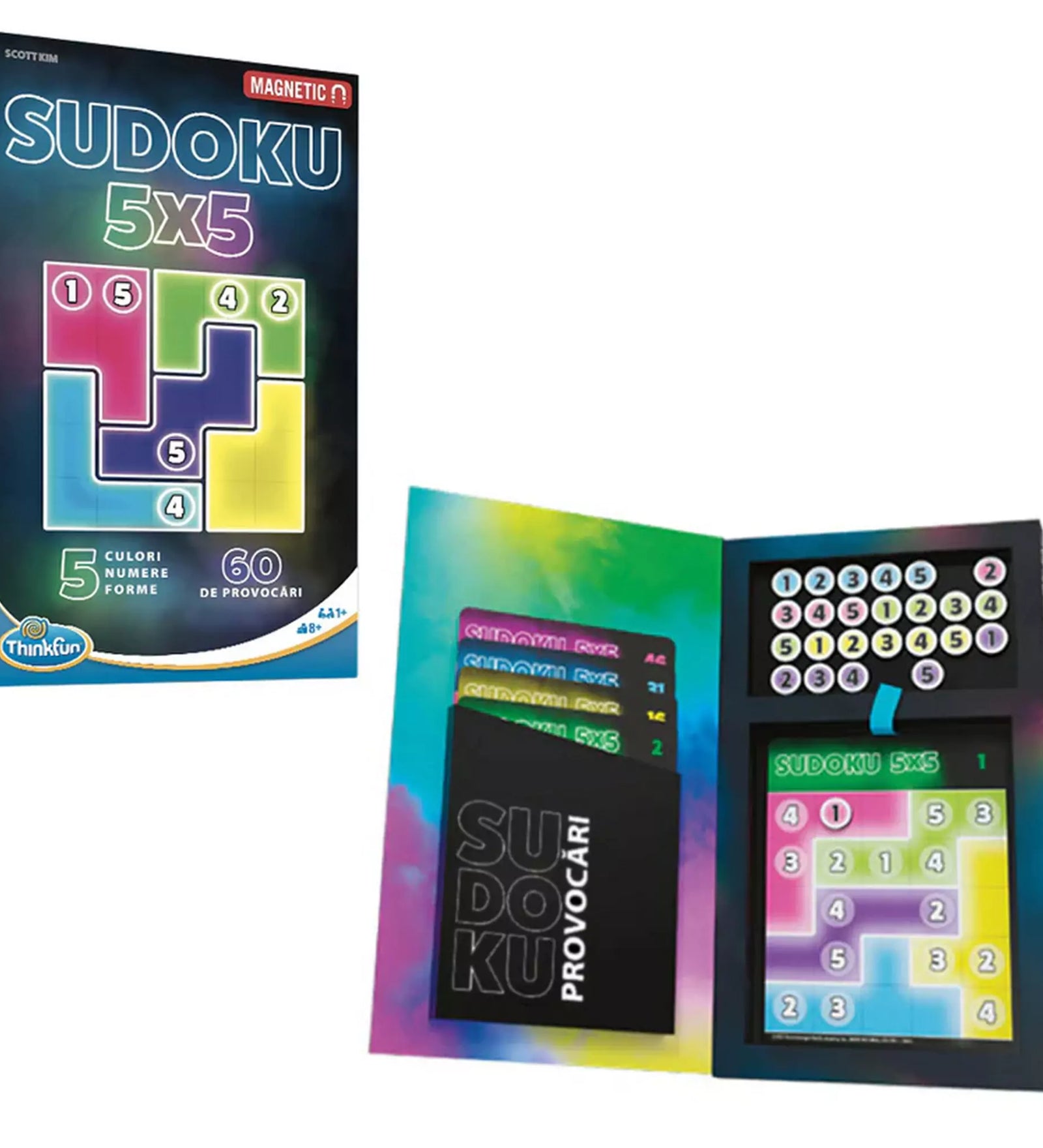 A Thinkfun Mágneses Sudoku 5x5 játékkészlet, amely tartalmaz egy kihívásfüzetet, egy mágneses számokat tartalmazó játéktáblát, és több feladványkártyát. A színes dizájn kiemeli a játék vizuális elemeit.