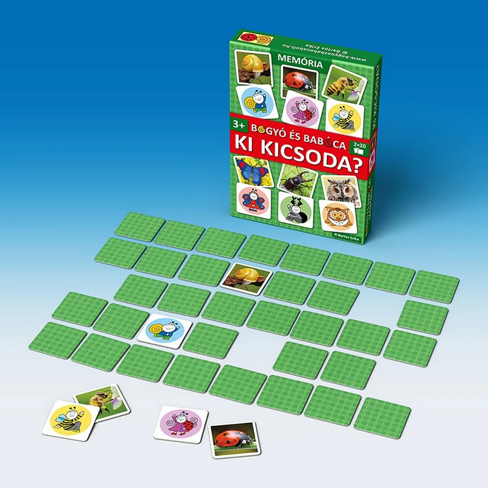 Bogyó és Babóca – Ki kicsoda? memóriajáték kiterítve: zöld hátú kártyák között felfordított mesefigurás és rovarfotós párok láthatók, a doboz a háttérben.