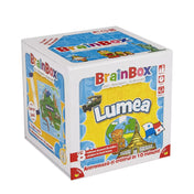 A BrainBox Lumea játék doboza enyhén oldalnézetből, ahol jól kivehető az egyik oldalon található Ausztrália tematikájú kártya és a „Hogyan játszunk?” felirat.