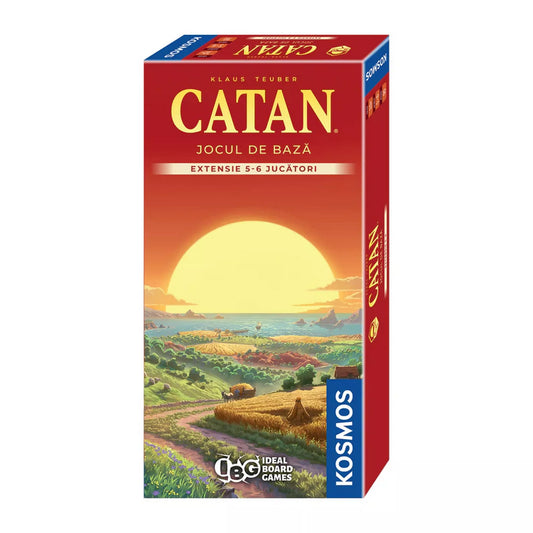 Catan (extensia 5–6 jucători) román nyelvű kiegészítő 2025-ös kiadás doboza. A borítón naplementés tájkép, aranyló mezők és hegyek láthatók, KOSMOS logóval.
