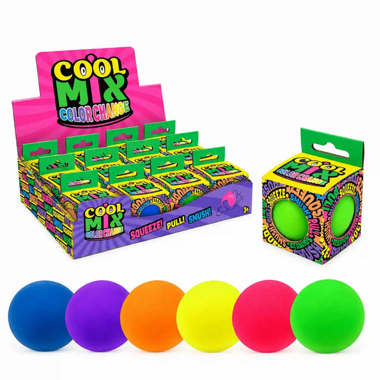 Cool Mix Squishy 7 cm stresszlevezető játék (zöld) – Zöld labdát tartalmazó színes doboz a Cool Mix bemutatóállvány mellett, előtérben hat különböző színű squishy labdával.