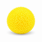 Cool Mix Squishy: Bolyhos tapintású labda 6 cm stresszlevezető játék (sárga) – sárga, puha tüskékkel borított stresszlabda fehér háttéren.
