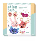 Djeco Csináld magad állatos nyaklánc készítő doboza, három aranyos állatfigurás, titkos nyaklánc elkészítéséhez.