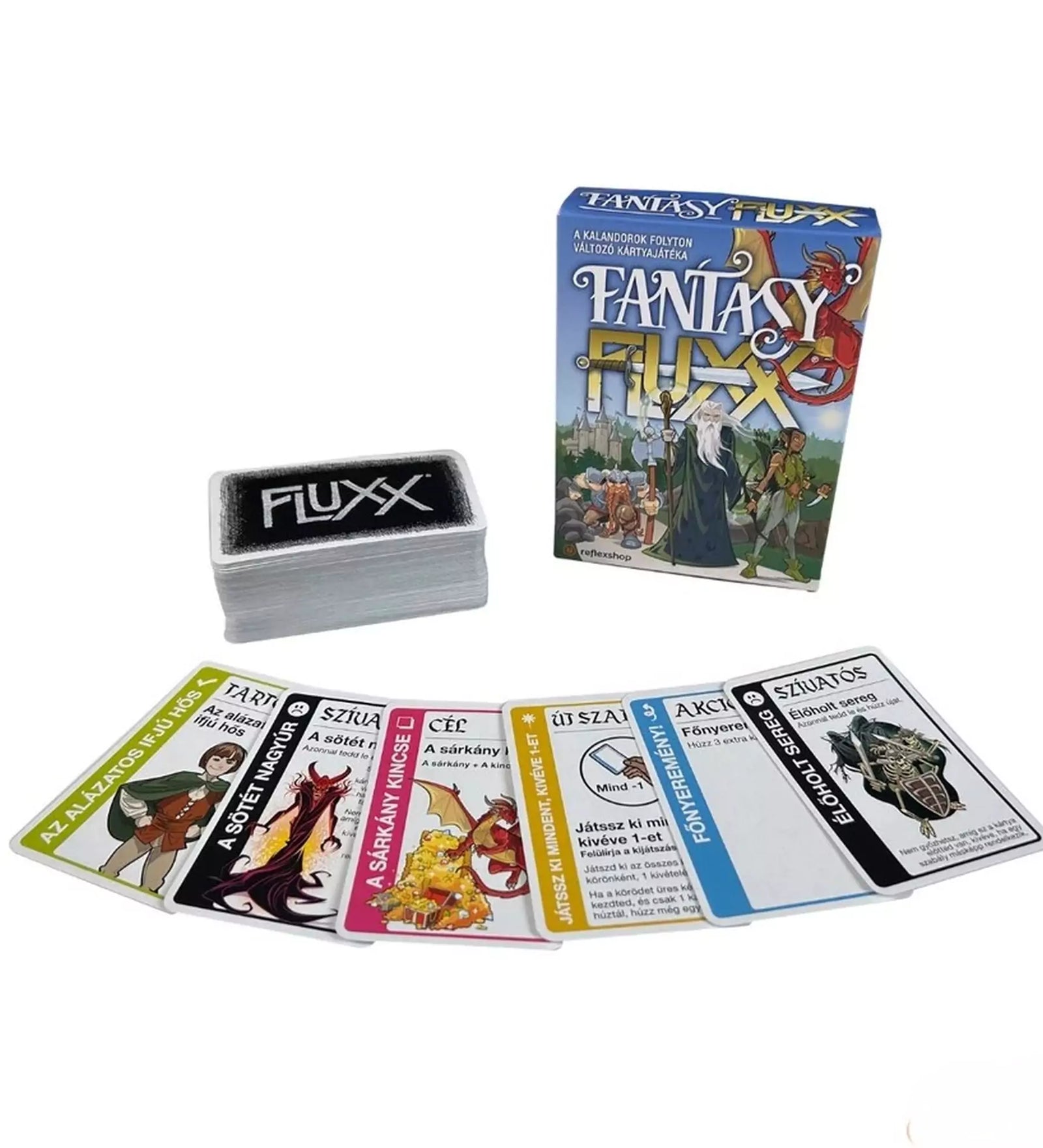 A Fantasy Fluxx kártyajáték doboza és a játékelemek. A kártyák különböző kategóriákba tartoznak, például „Cél”, „Akció” és „Szituáció”.