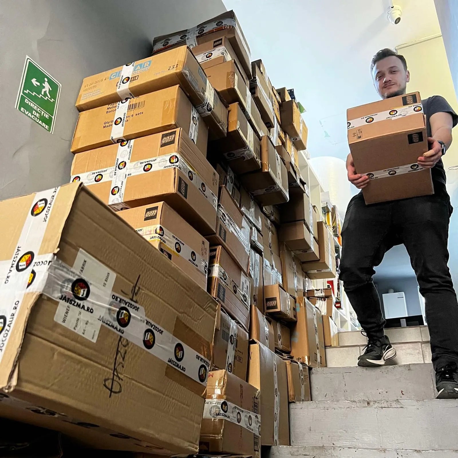 Társasjáték csomagok előkészítése online rendeléshez