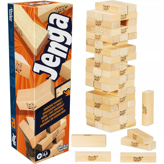 „Jenga társasjáték doboza a játék felépített fa tornyával és szétszórt elemekkel, narancssárga és kék dizájnnal.”