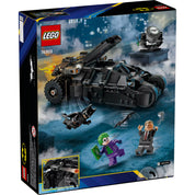  A LEGO Batman Tumbler szett hátoldala, a Batmobil részleteivel és az akcióban részt vevő minifigurákkal.