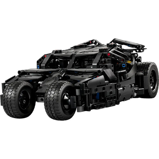 Megépített LEGO Technic Batmobile Tumbler 42239 fekete versenyautó fehér háttéren elölnézetből.