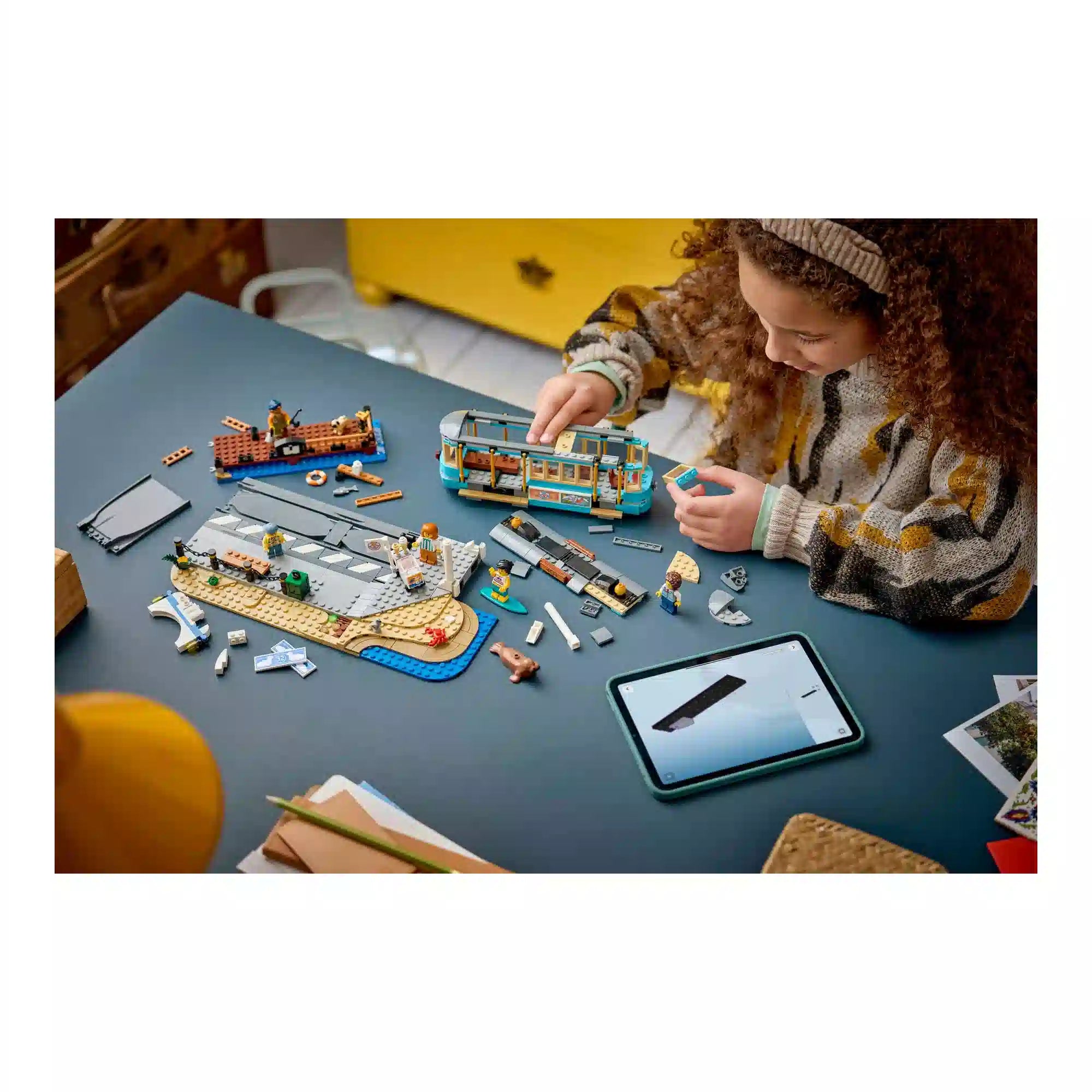 LEGO City Klasszikus tengerparti villamos 60506 építés közben, LEGO Builder appal