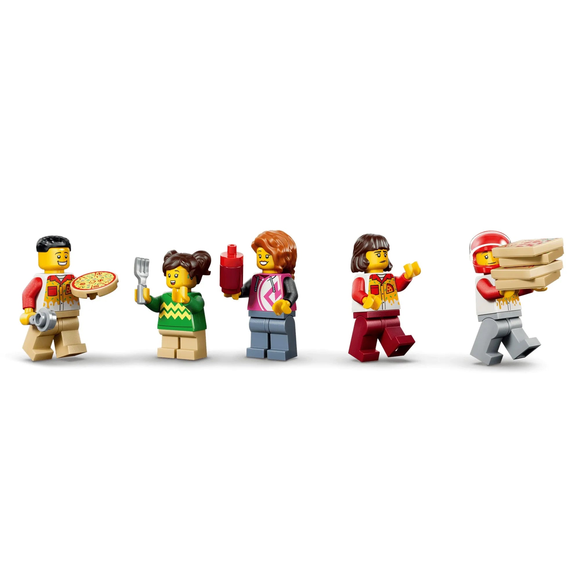 A LEGO City 60496 készlet öt minifigurája pizzasütővel, vásárlókkal és futárral, különböző kiegészítőkkel.