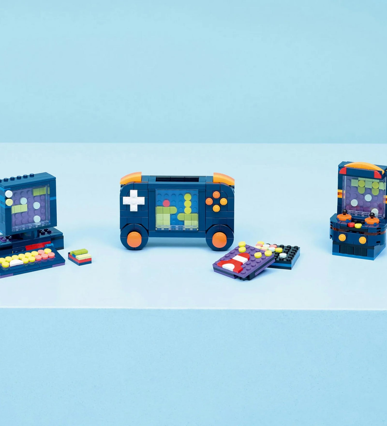 LEGO Creator 3 az 1-ben Retro videojáték konzol 31380 megépíthető modellek, a három alternatív változat együttesen.
