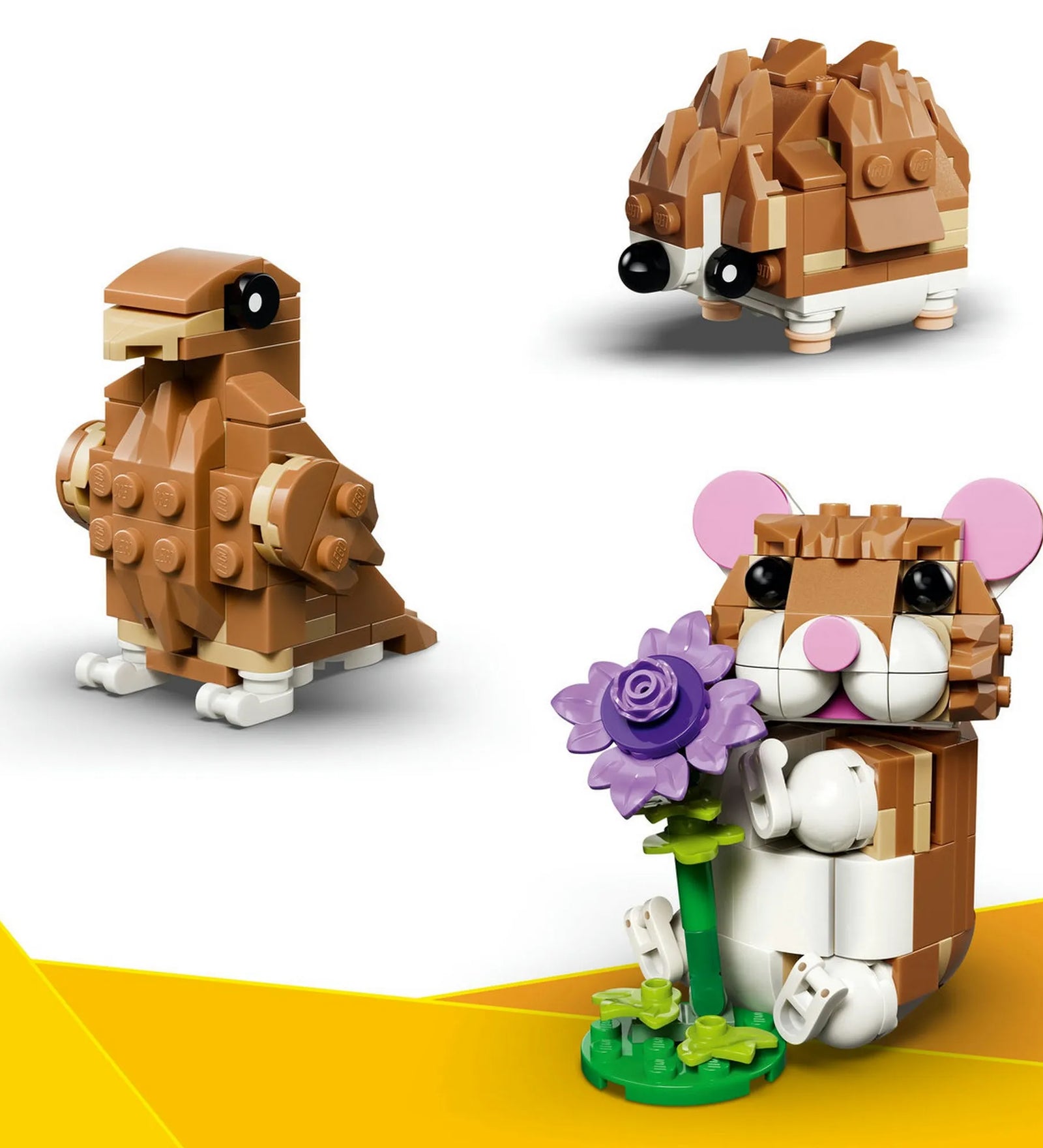A LEGO Creator: Cute Hamster with a Flower (31376) három megépíthető modellje: madár, sün és virágos hörcsög.