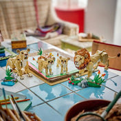 A LEGO Creator 3 az 1-ben Vadállatok: Fenséges oroszlán (31386) készlet három építési lehetősége.