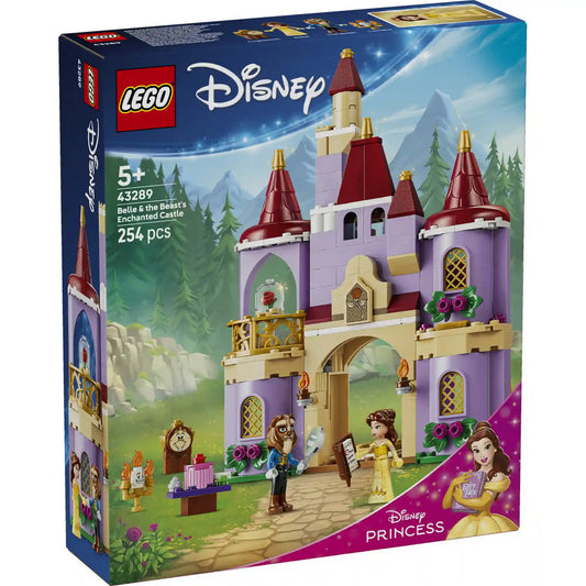 LEGO Disney: Belle és a Szörnyeteg varázslatos kastélya 43289, 254 darabos készlet elülső dobozképe a lila tornyos kastéllyal, Disney Hercegnők dizájnnal és a főszereplő figurákkal.