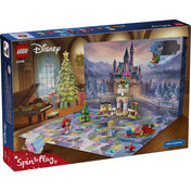 A LEGO Disney adventi naptár dobozának hátoldala, a kihajtható játéktáblával, kastéllyal, figurákkal és ünnepi építményekkel.