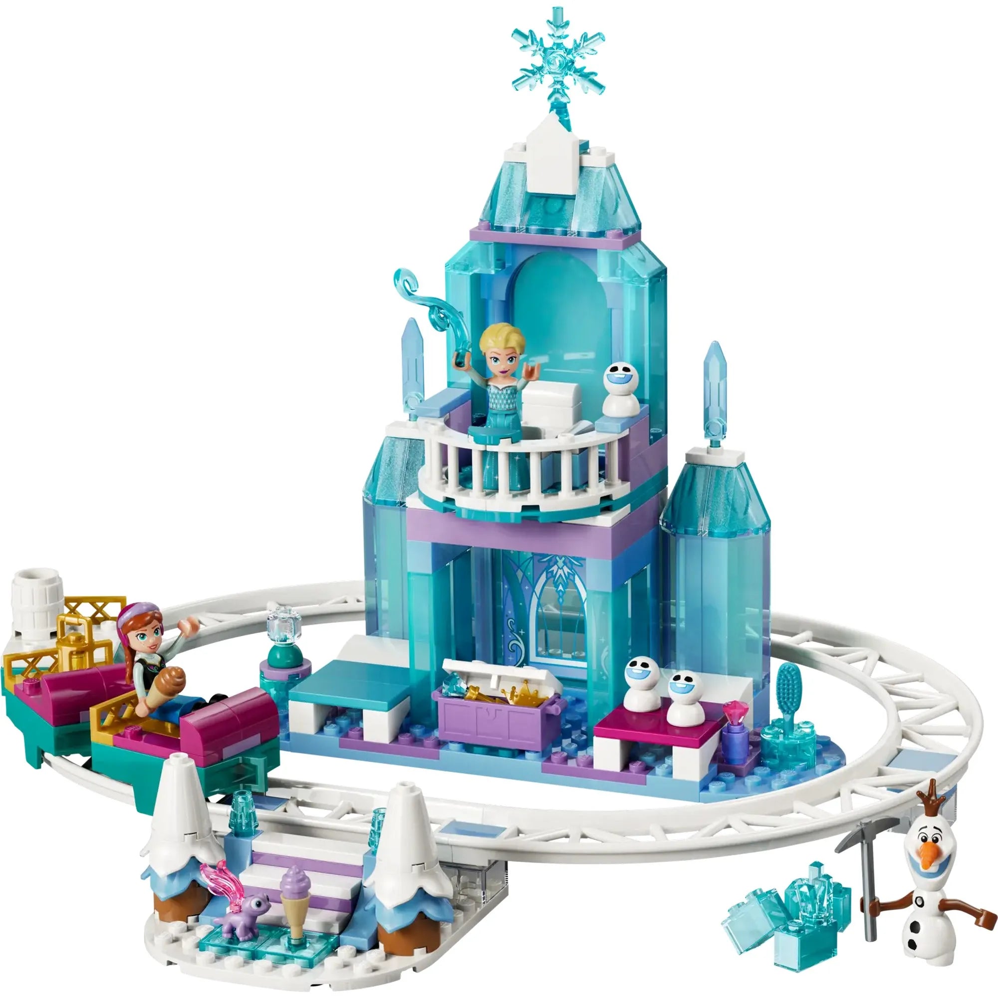 LEGO Disney Jégvarázs Elsa jégkastélya és szánkós kalandjai (43281) teljes készlet fehér háttéren, kastéllyal, szánokkal és szereplőkkel