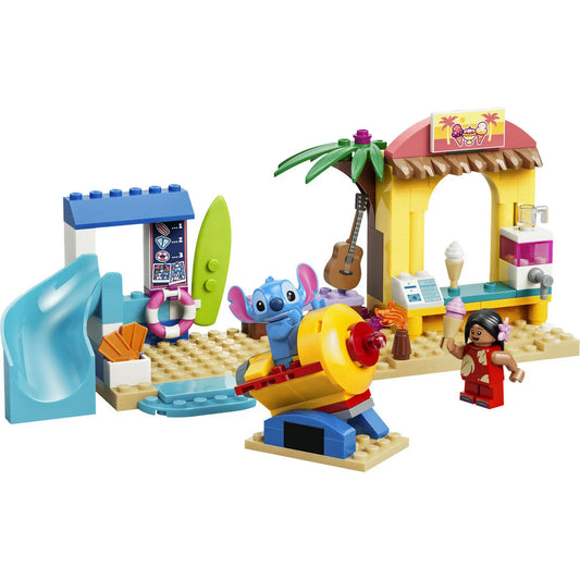 LEGO Disney Lilo és Stitch tengerparti kalandja 43280, 113 darabos készlet teljes összeépített modellje Stitch figurával, strandbüfével, csúszdával és szörfdeszkával.