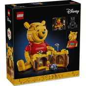 LEGO Disney Micimackó 43300 dobozkép, nagy méretű Micimackó figura és Hunny feliratú mézescsupor rejtett szobákkal.