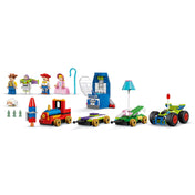 LEGO Disney: Toy Story ünnepi vonat és RC versenyautó 43264 – az összes elemet és figurát tartalmazó kép kibontott állapotban.