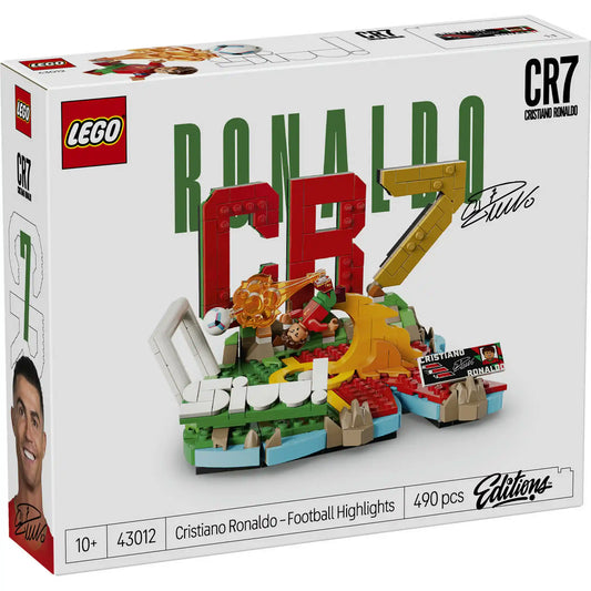 LEGO Cristiano Ronaldo 43012 készlet doboz elölnézet, CR7 felirat, portugál színek és Ronaldo jelenet