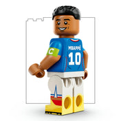 LEGO Editions: Kylian Mbappé A futball legjobb pillanatai 43013 Mbappé minifigura kék mezben, 10-es számmal.